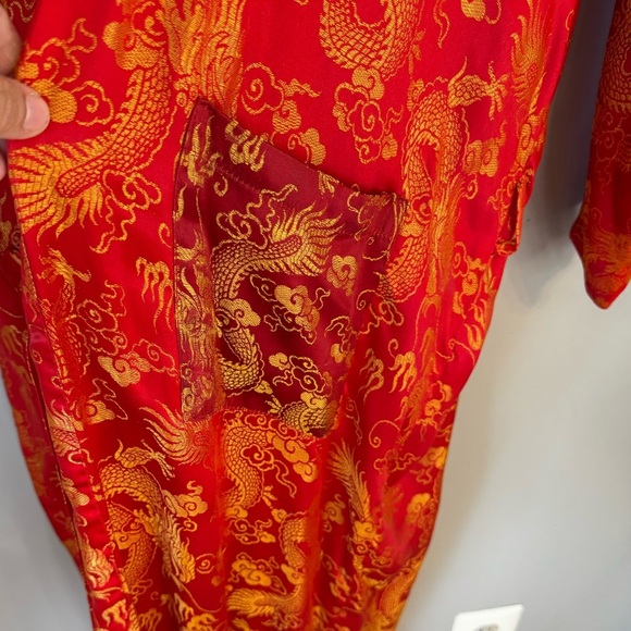 Golden Dragon Full Length Vintage Robe- red with gold embellishments- Sz large - Picture 7 of 12